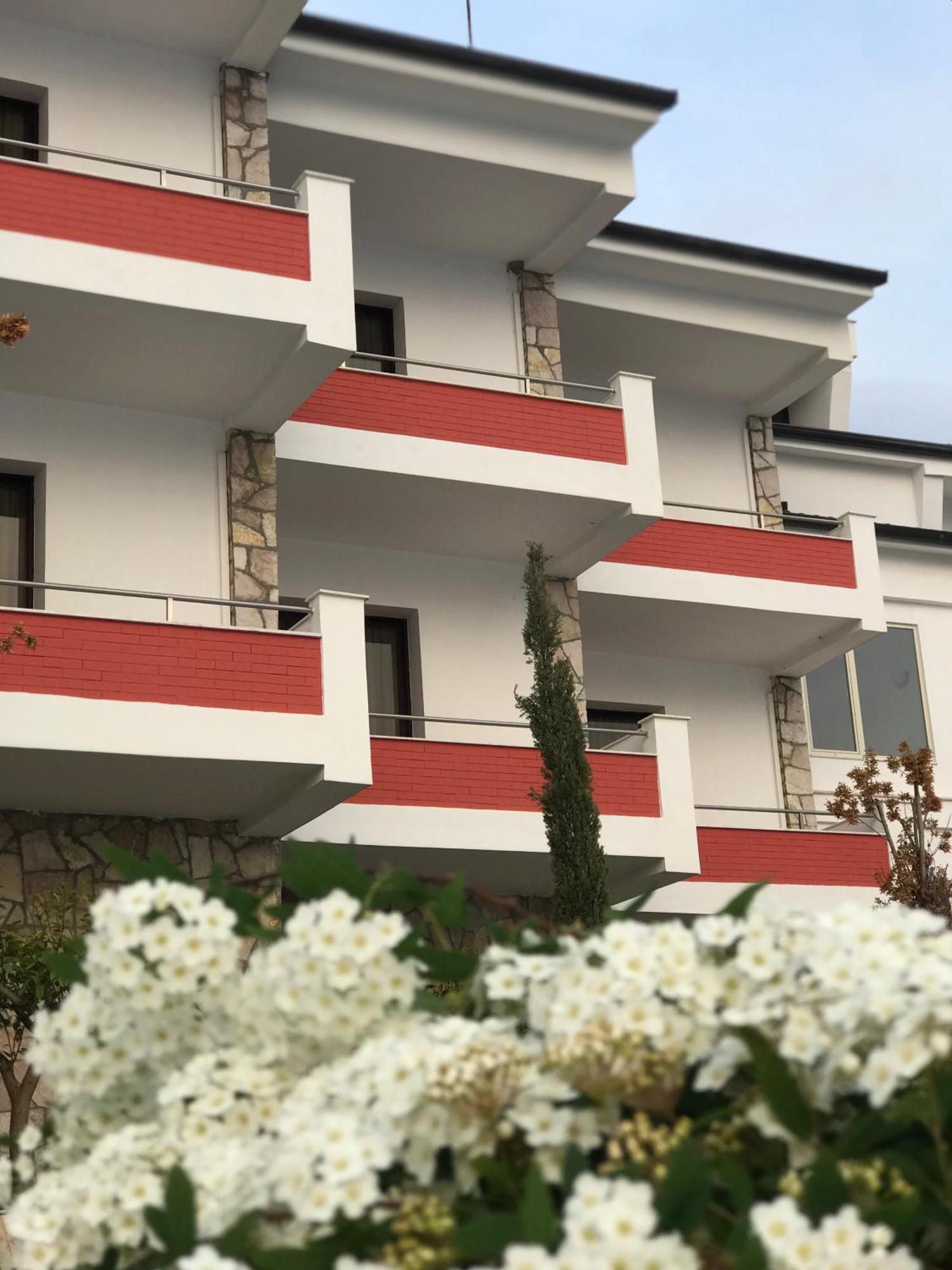 Chateau Linza Resort Tirana Zewnętrze zdjęcie